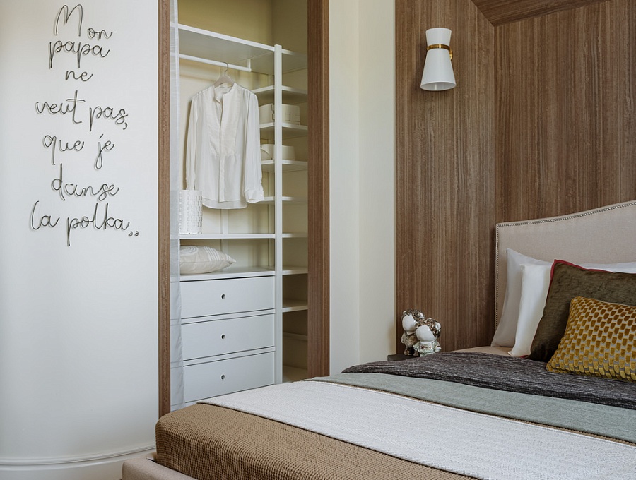 Аксессуары ADJ в одной из самых знаменитых московских сталинок.